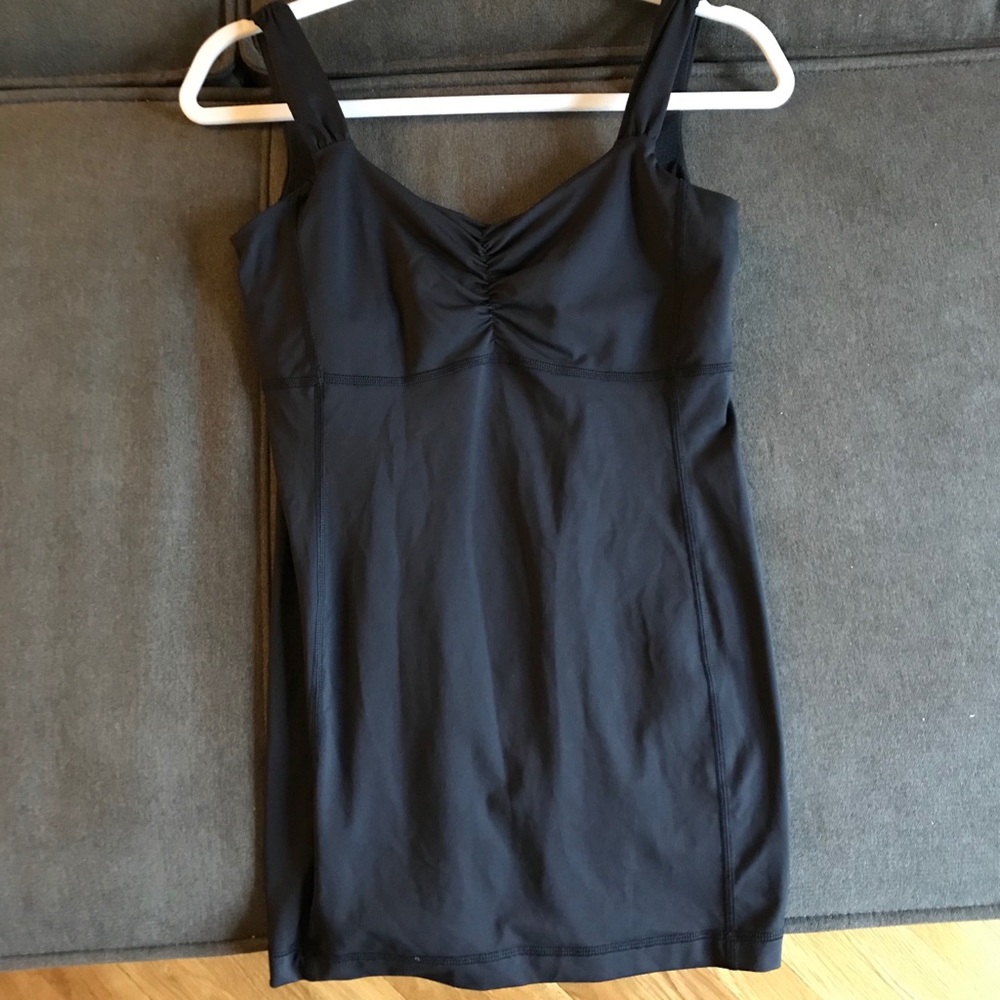 Lululemon black tank size 6